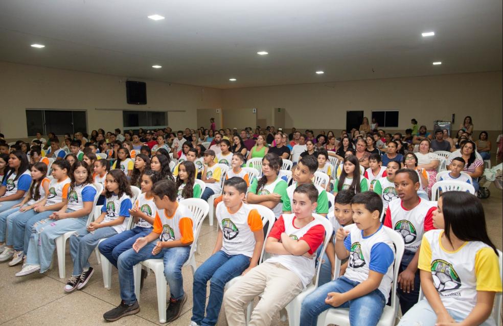 Educação no trânsito – PRF realiza formatura dos alunos da rede de ensino de Ouvidor no Projeto Educar - PAT.