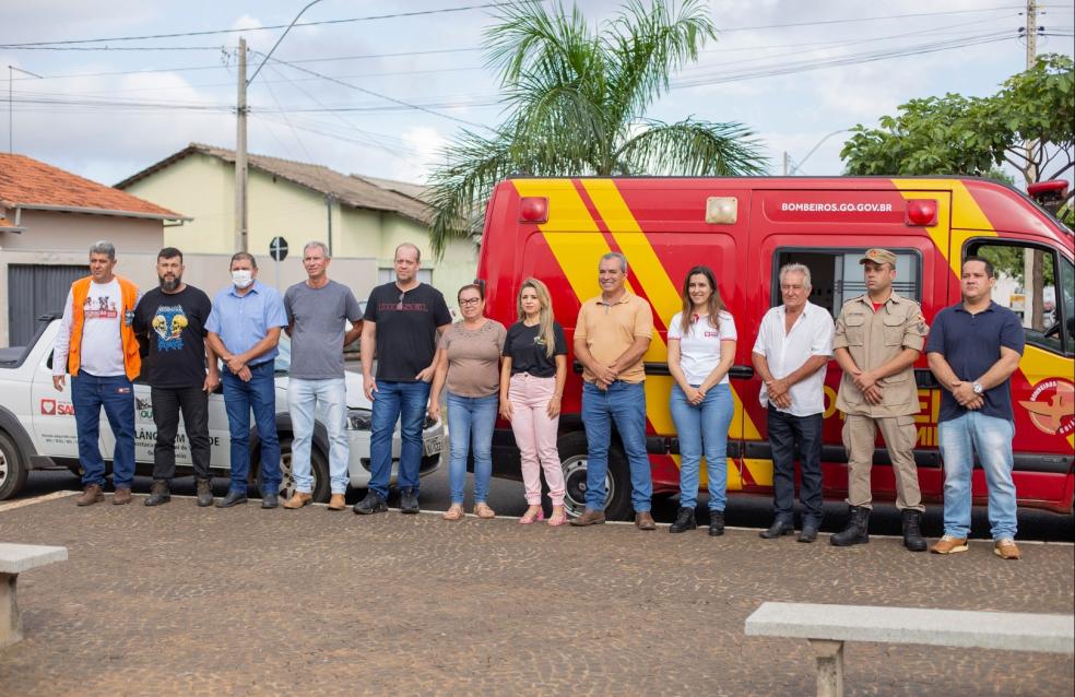Ouvidor se mobiliza em grande ação de Manejo ambiental no combate à dengue.